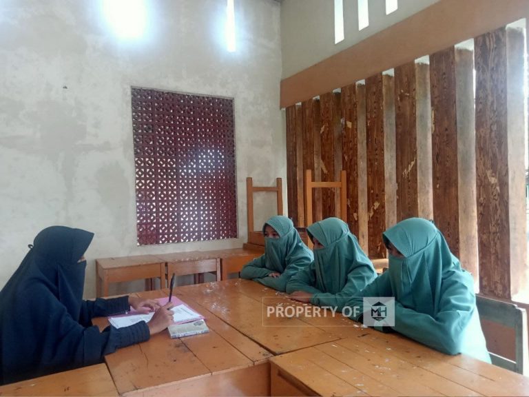 SANTRI PONPES MIFTAHUL HUDA JALANI UJIAN LISAN SEMESTER GASAL 2021