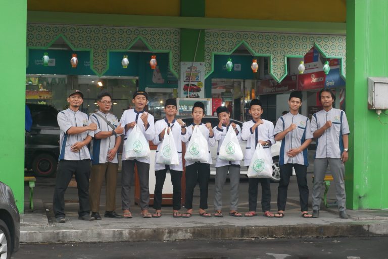BAKTI SOSIAL BELANJA BARENG SANTRI YATIM & PIATU