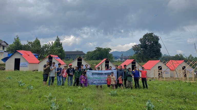 GIAT PEMBUATAN HUNTARA KORBAN GEMPA CIANJUR